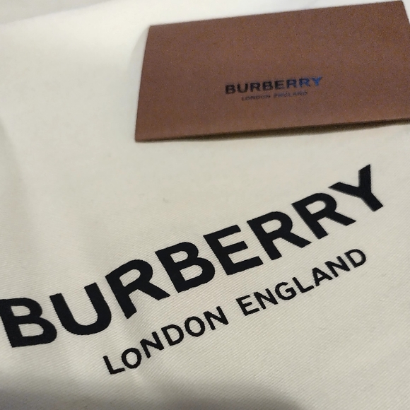 Burberry Arthur M Story Trainers - Picture 16 of 16